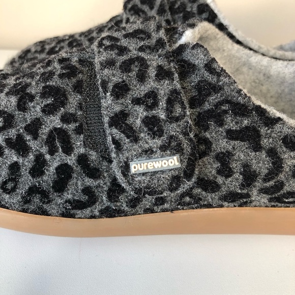 Pure Wool Cozy Feet Gray Leopard Print Rubber Sole Velcro Strap Slipper Shoes 6 - Picture 4 of 9